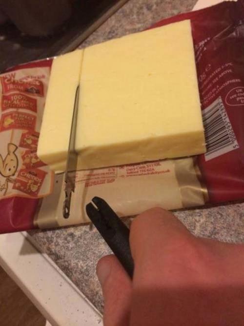 Российский сыр, китайский нож