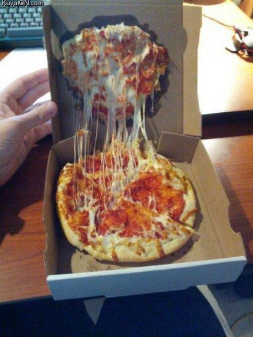 Пицца на которой сидел жопой доставщик пиццы